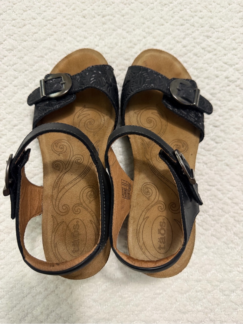 Taos Floral Embossed Leather Adjustable Straps Wedges Women’s Size 9-9.5 - Picture 9 of 13